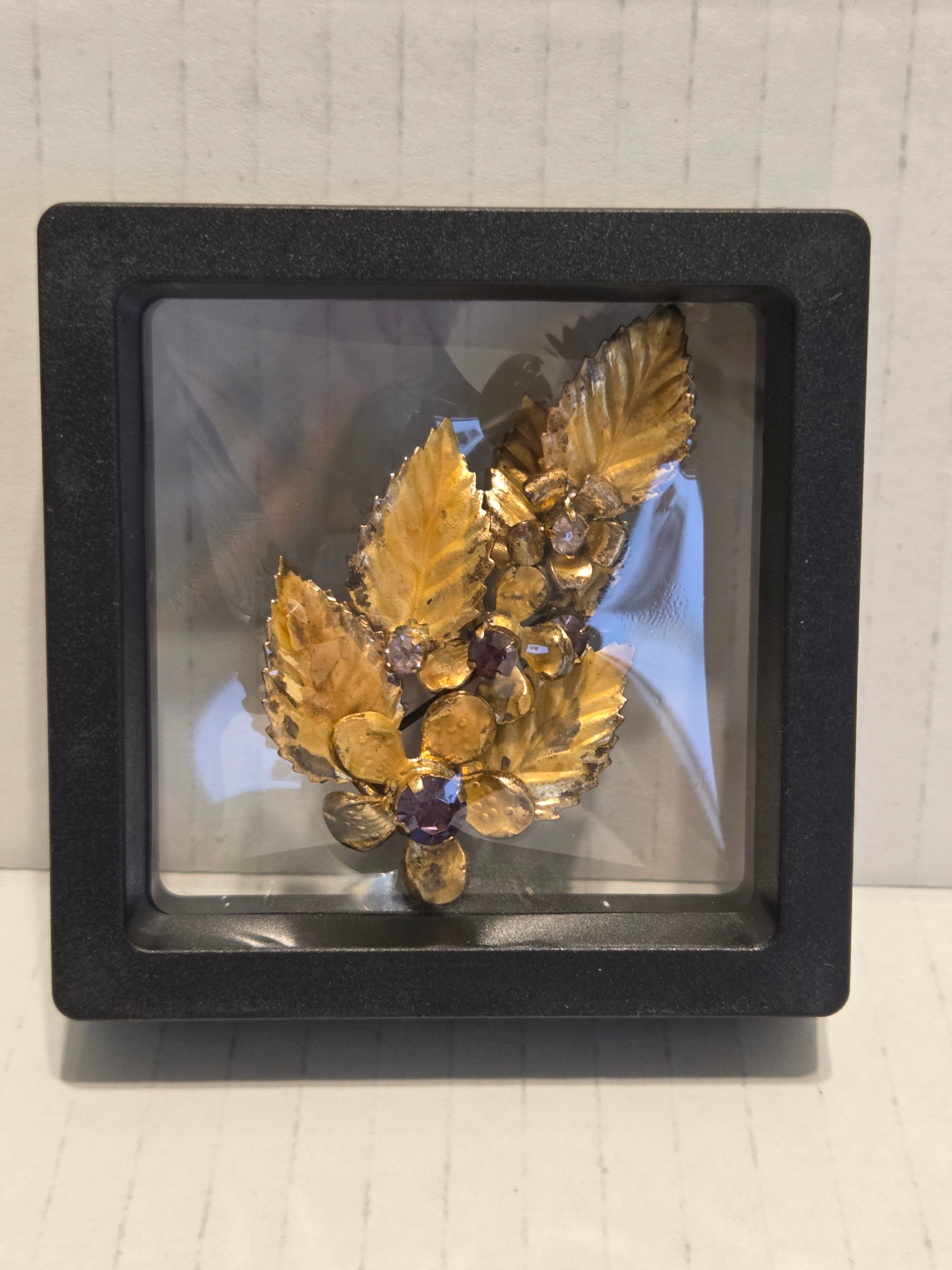 Beautiful vintage handmade broach
