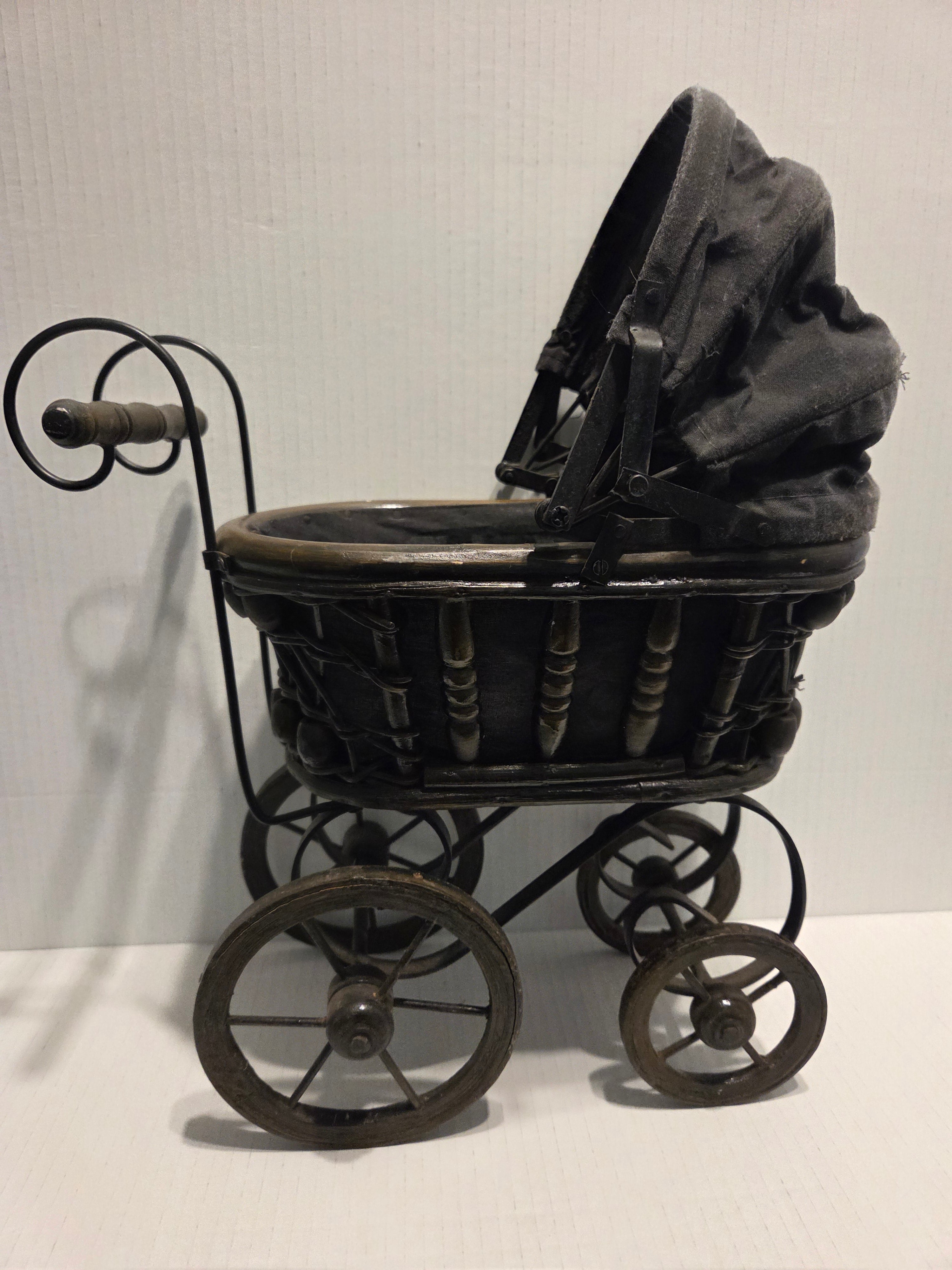 Late Victorian to Edwardian Era (circa 1890s - 1910s)